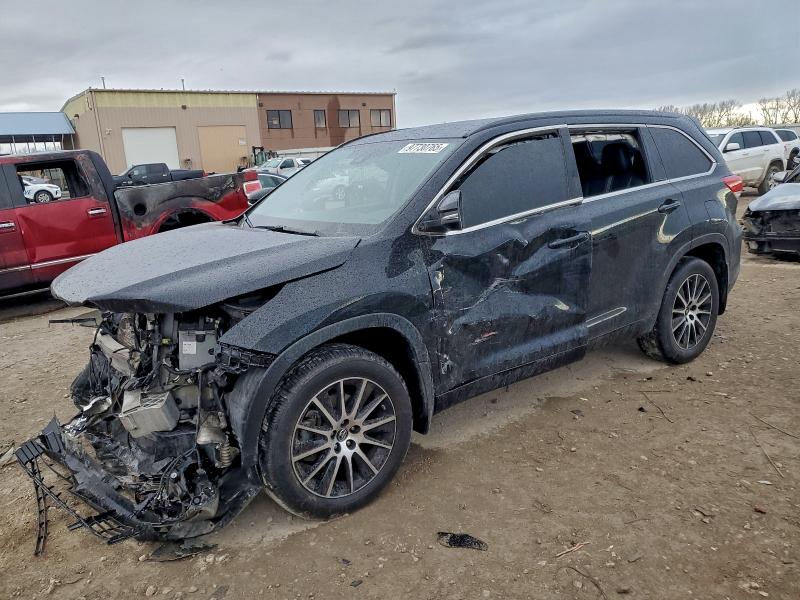 TOYOTA HIGHLANDER 2018 with VIN 5TDJZRFH5JS533391 - Photo from auction