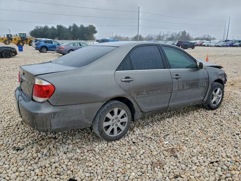 Photo 3 from auction – 2005 TOYOTA CAMRY LE with VIN 4T1BE32K95U995786