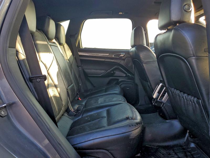 Photo 11 from auction – 2011 PORSCHE CAYENNE S with VIN WP1AB2A2XBLA54562