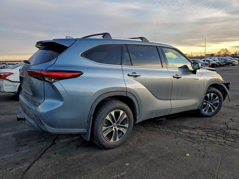 Photo 3 from auction – 2021 TOYOTA HIGHLANDER with VIN 5TDHBRCH2MS028369