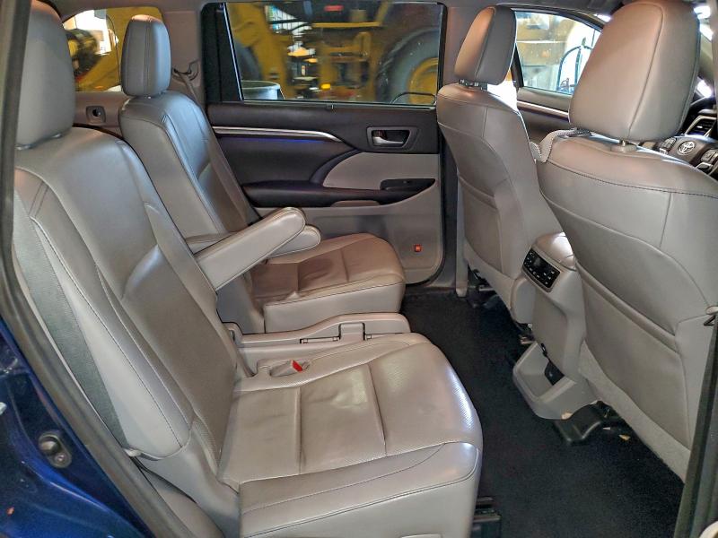Photo 11 from auction – 2016 TOYOTA HIGHLANDER with VIN 5TDDKRFHXGS322911