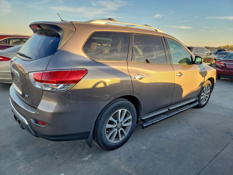 Photo 3 from auction – 2014 NISSAN PATHFINDER with VIN 5N1AR2MN9EC631911