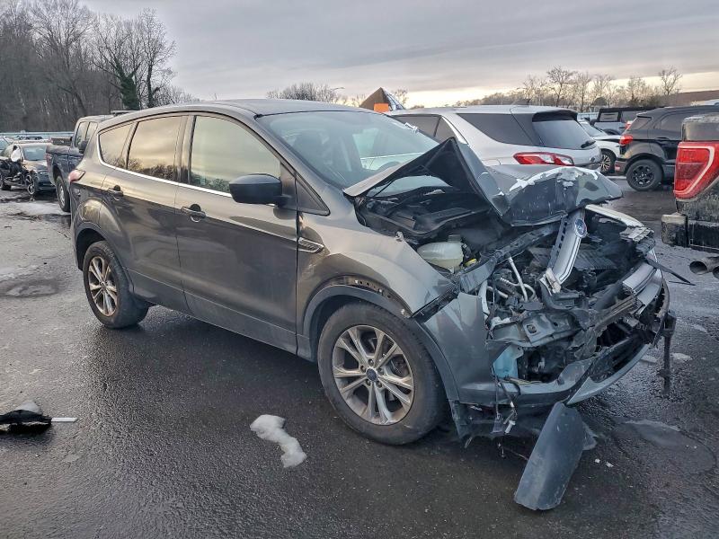 Photo 4 from auction – 2017 FORD ESCAPE SE with VIN 1FMCU0GD8HUE00205