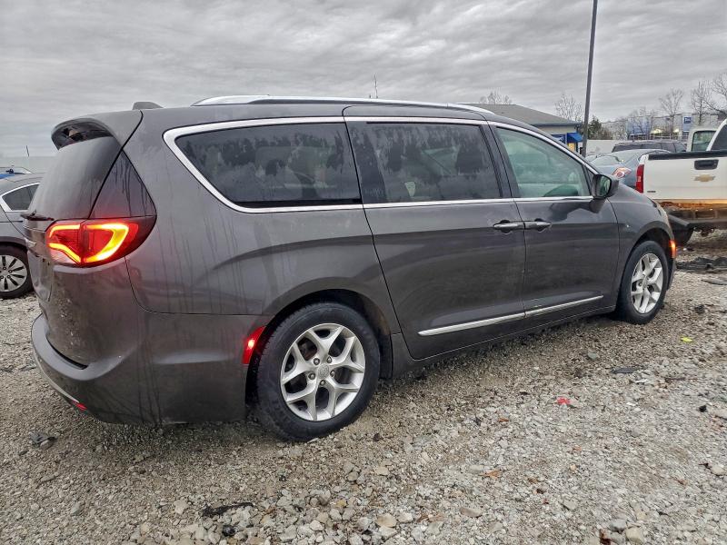 Zdjęcie 3 z aukcji – 2018 CHRYSLER PACIFICA T z VIN 2C4RC1BG6JR322695