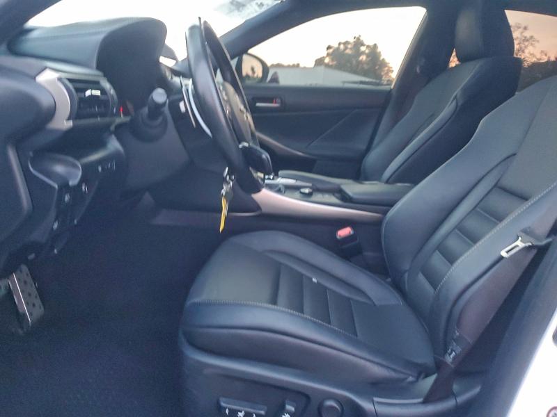 Photo 7 from auction – 2017 LEXUS IS 200T with VIN JTHBA1D22H5045722