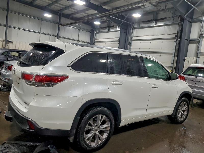 Photo 3 from auction – 2015 TOYOTA HIGHLANDER with VIN 5TDJKRFH6FS092298