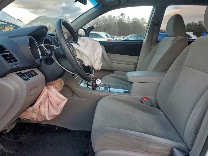 Photo 7 from auction – 2013 TOYOTA HIGHLANDER with VIN 5TDBK3EH2DS270532
