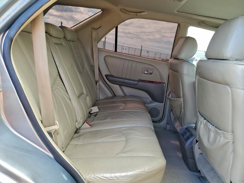 Photo 11 from auction – 2002 LEXUS RX 300 with VIN JTJHF10U720292272