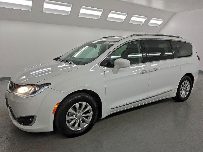 CHRYSLER PACIFICA T 2019 with VIN 2C4RC1BG3KR624995 - Photo from auction