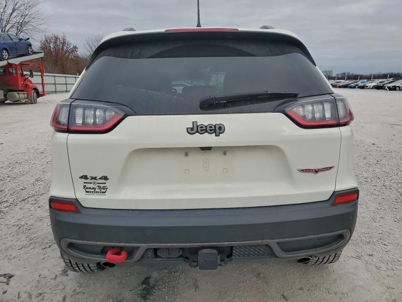 Photo 6 from auction – 2019 JEEP CHEROKEE T with VIN 1C4PJMBX0KD389831