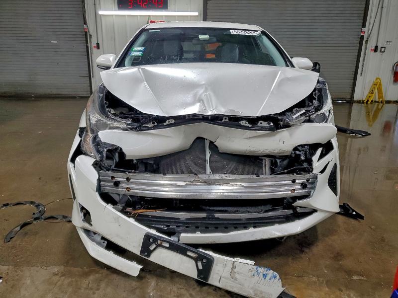 Photo 5 from auction – 2016 TOYOTA PRIUS with VIN JTDKBRFU5G3010677