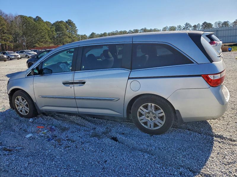Photo 2 from auction – 2012 HONDA ODYSSEY LX with VIN 5FNRL5H25CB110579