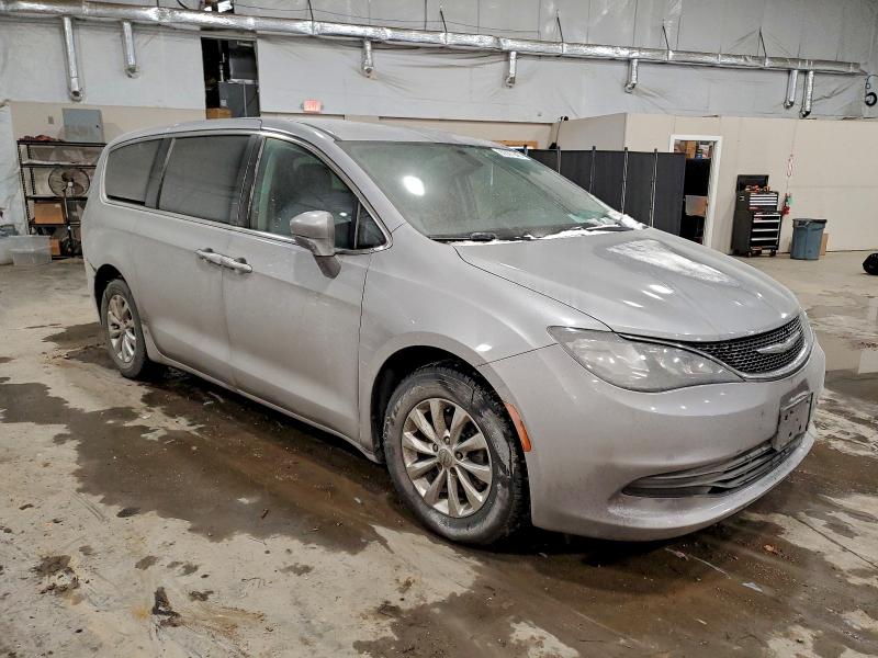 Photo 4 from auction – 2017 CHRYSLER PACIFICA with VIN 2C4RC1DG7HR836935