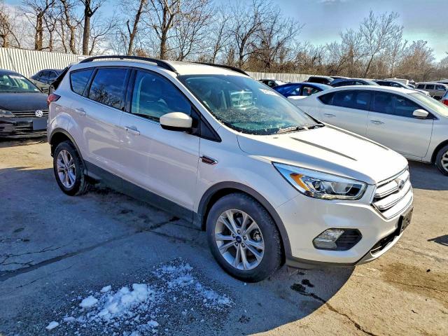 Photo 4 from auction – 2019 FORD ESCAPE SEL with VIN 1FMCU0HD0KUB59083