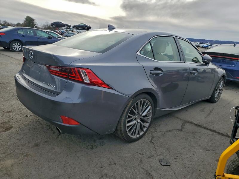 Photo 3 from auction – 2014 LEXUS IS with VIN JTHCF1D24E5007524