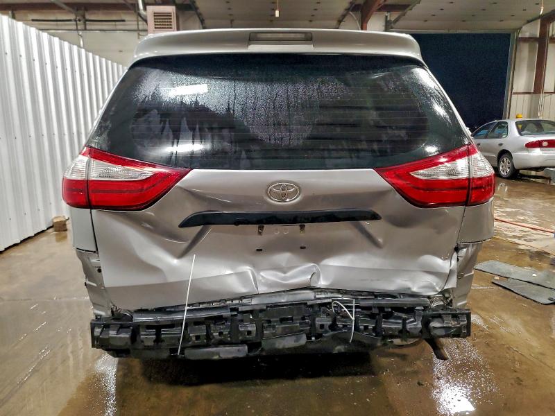 Photo 6 from auction – 2017 TOYOTA SIENNA with VIN 5TDZZ3DCXHS884458
