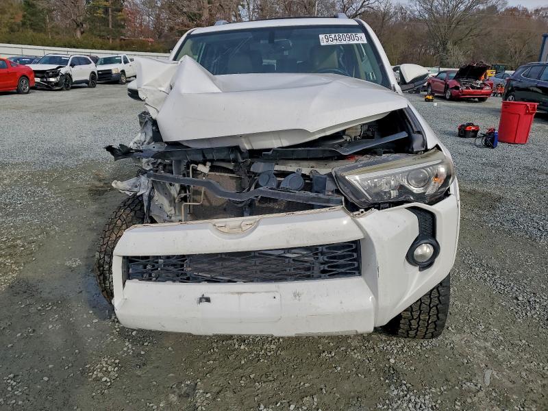 Photo 5 from auction – 2017 TOYOTA 4RUNNER SR with VIN JTEBU5JR5H5444394