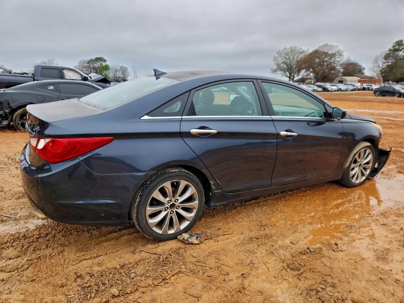 Photo 3 from auction – 2011 HYUNDAI SONATA SE with VIN 5NPEC4AB2BH192547