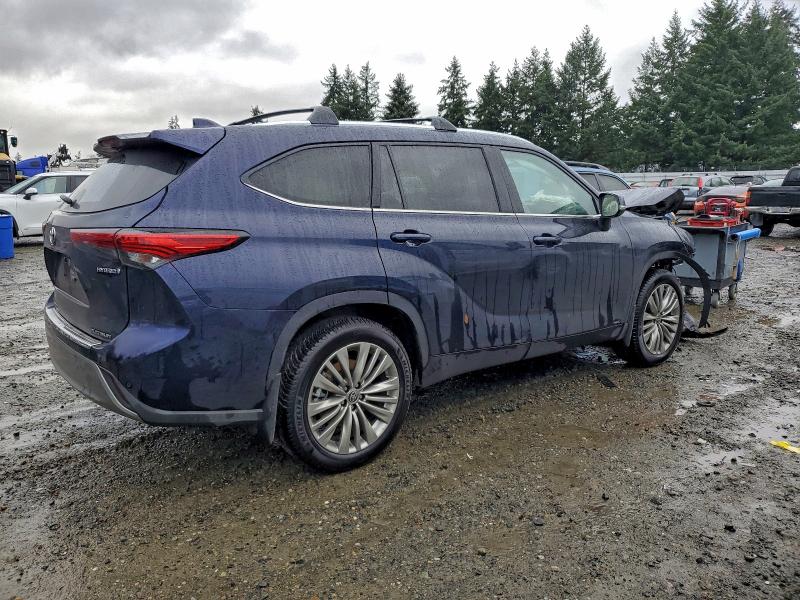 Photo 3 from auction – 2022 TOYOTA HIGHLANDER with VIN 5TDEBRCH7NS083632