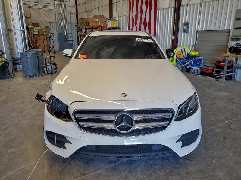 Photo 5 from auction – 2017 MERCEDES-BENZ E 300 with VIN WDDZF4JB2HA047944