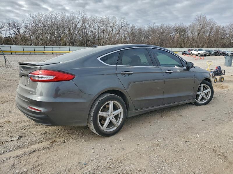 Photo 3 from auction – 2019 FORD FUSION TIT with VIN 3FA6P0SU4KR173048