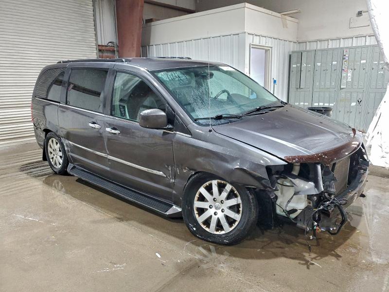 Photo 4 from auction – 2016 CHRYSLER TOWN & COU with VIN 2C4RC1BG6GR133750