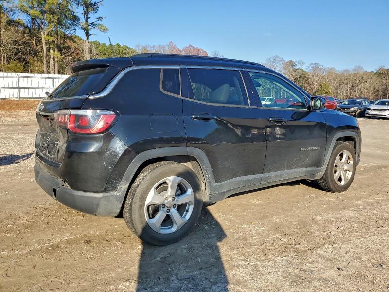 Photo 3 from auction – 2019 JEEP COMPASS LA with VIN 3C4NJCBB8KT614190