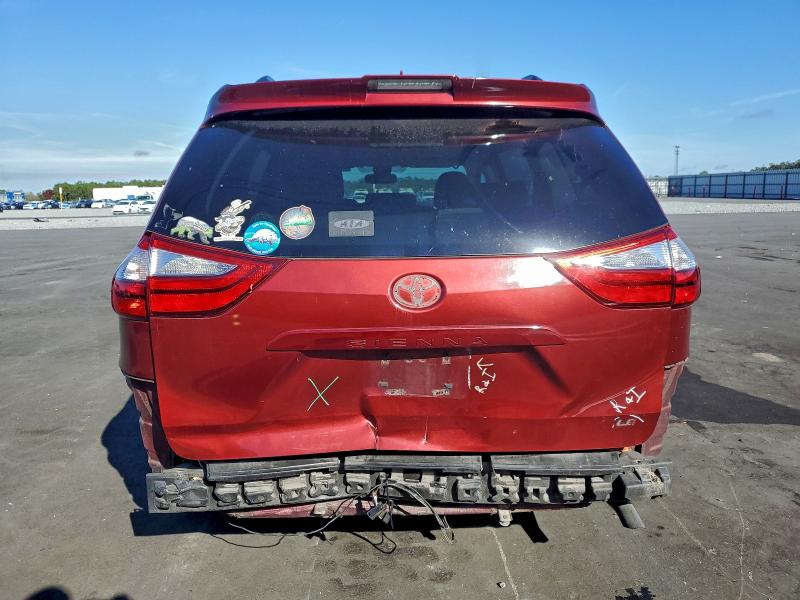Photo 6 from auction – 2018 TOYOTA SIENNA LE with VIN 5TDKZ3DC5JS917504