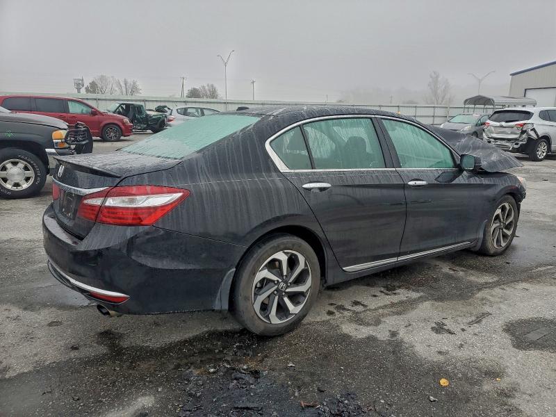 Photo 3 from auction – 2017 HONDA ACCORD EXL with VIN 1HGCR2F97HA216892