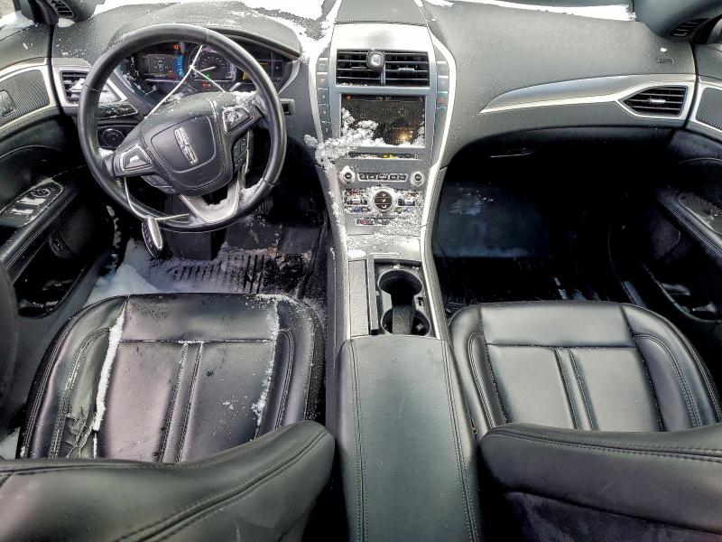 Photo 8 from auction – 2019 LINCOLN MKZ with VIN 3LN6L5KU8KR623511