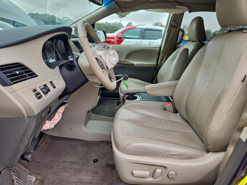 Photo 7 from auction – 2014 TOYOTA SIENNA XLE with VIN 5TDYK3DC7ES456973