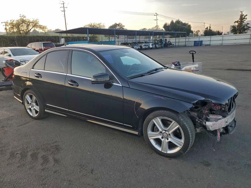 Photo 4 from auction – 2011 MERCEDES-BENZ C 300 with VIN WDDGF5EB8BA511656