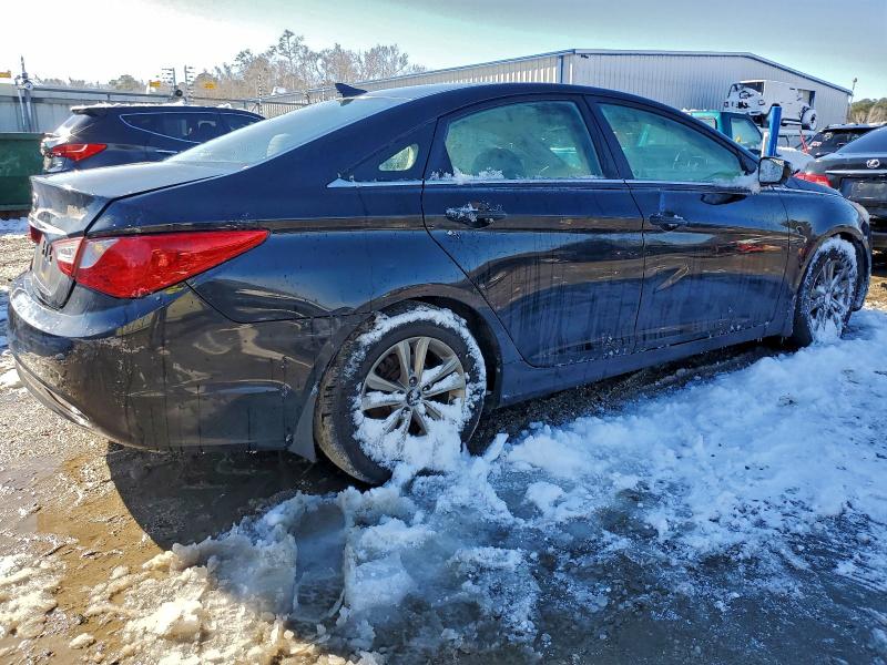Photo 3 from auction – 2013 HYUNDAI SONATA with VIN 5NPEB4AC0DH518845