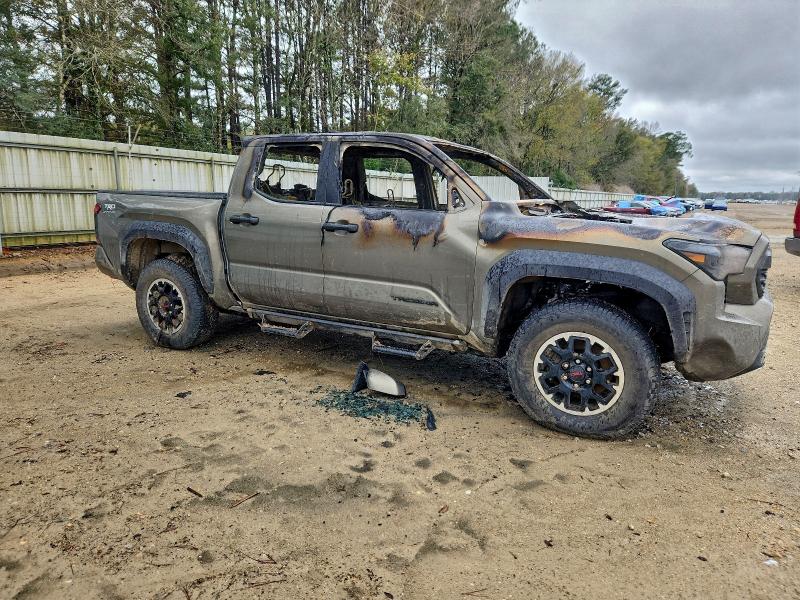 Photo 4 from auction – 2025 TOYOTA TACOMA DOU with VIN 3TMLB5JN0SM145585