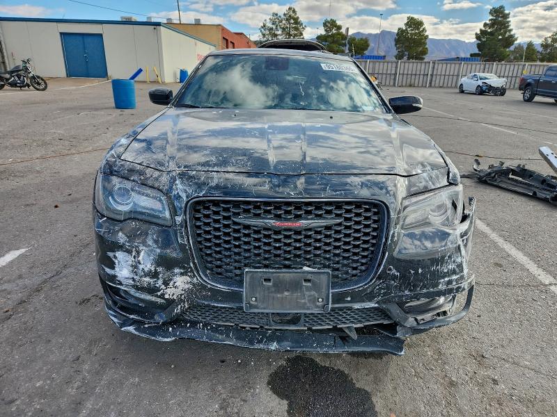 Photo 5 from auction – 2022 CHRYSLER 300 with VIN 2C3CCABT5NH111913