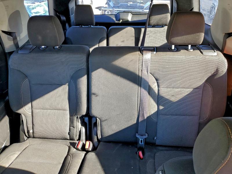 Photo 10 from auction – 2019 CHEVROLET TRAVERSE L with VIN 1GNERFKW7KJ146092