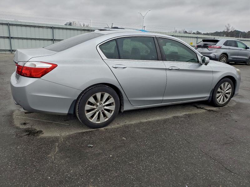 Photo 3 from auction – 2015 HONDA ACCORD EXL with VIN 1HGCR2F89FA101411
