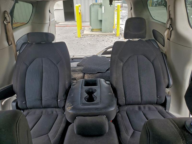 Photo 10 from auction – 2018 CHRYSLER PACIFICA L with VIN 2C4RC1CG6JR169153