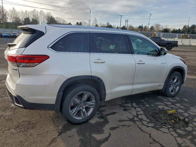Photo 3 from auction – 2017 TOYOTA HIGHLANDER with VIN 5TDDGRFH8HS034047