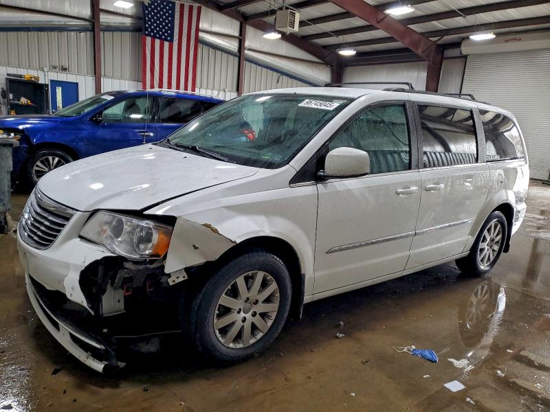Photo 1 from auction – 2015 CHRYSLER TOWN & COU with VIN 2C4RC1BG3FR589378