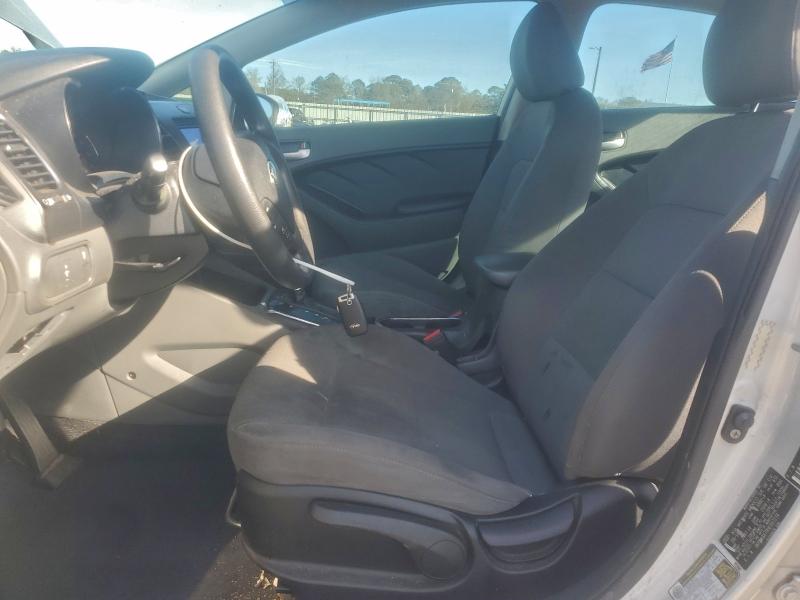 Photo 7 from auction – 2017 KIA FORTE LX with VIN 3KPFK4A79HE057274