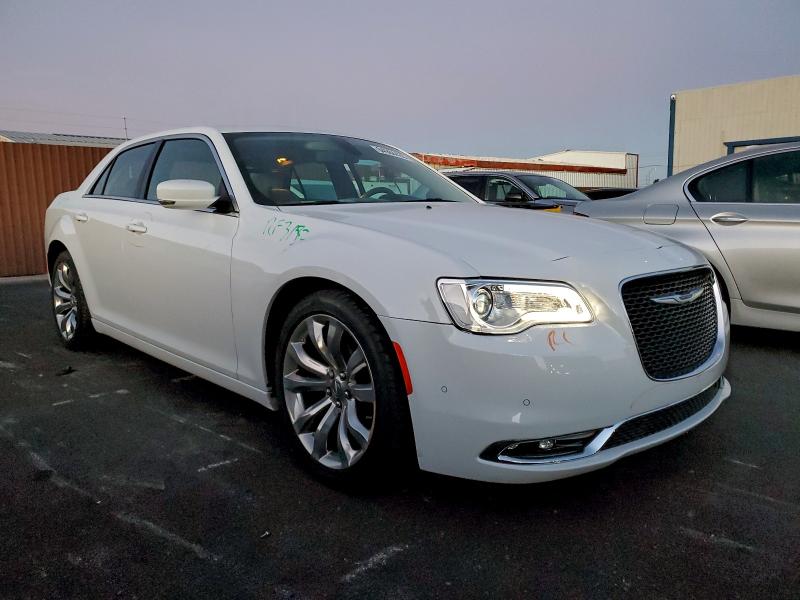Photo 4 from auction – 2019 CHRYSLER 300 TOURIN with VIN 2C3CCAAG2KH548042