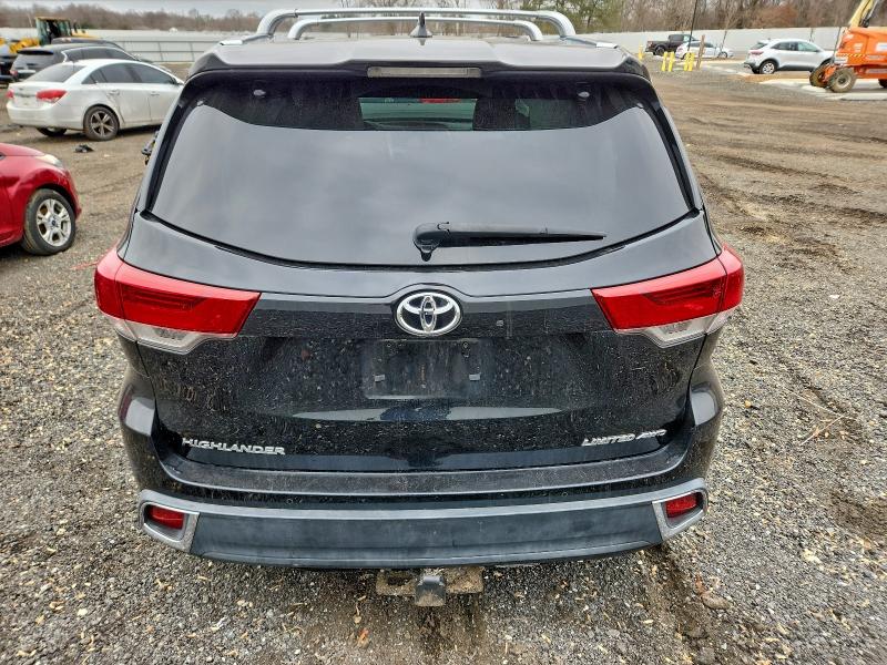 صورة رقم 6 من المزاد - 2018 TOYOTA HIGHLANDER مع VIN 5TDDZRFH9JS888321