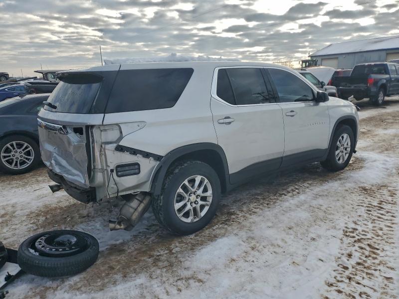 Photo 3 from auction – 2019 CHEVROLET TRAVERSE L with VIN 1GNERFKW0KJ214717