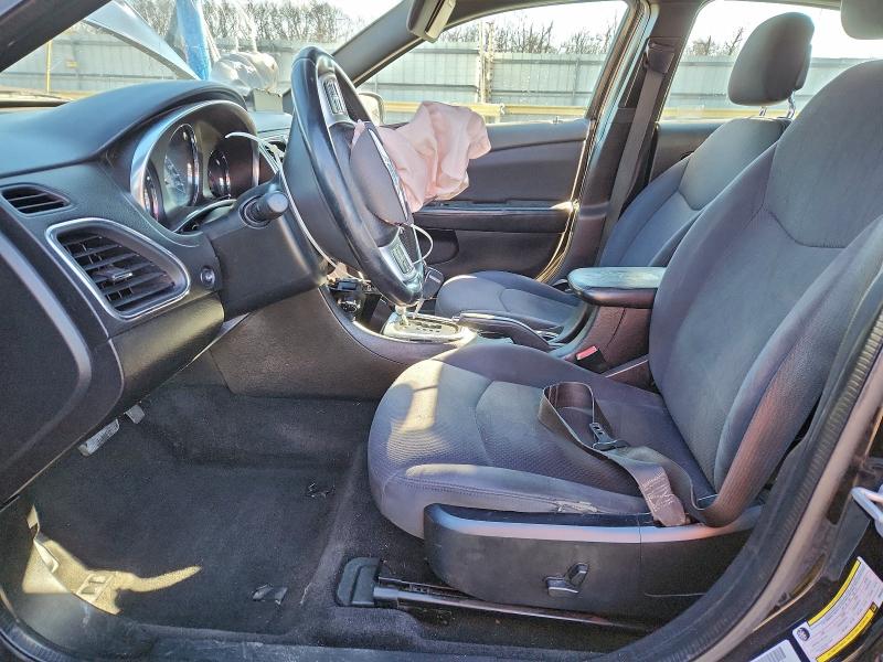 Photo 7 from auction – 2013 CHRYSLER 200 TOURIN with VIN 1C3CCBBB0DN694006