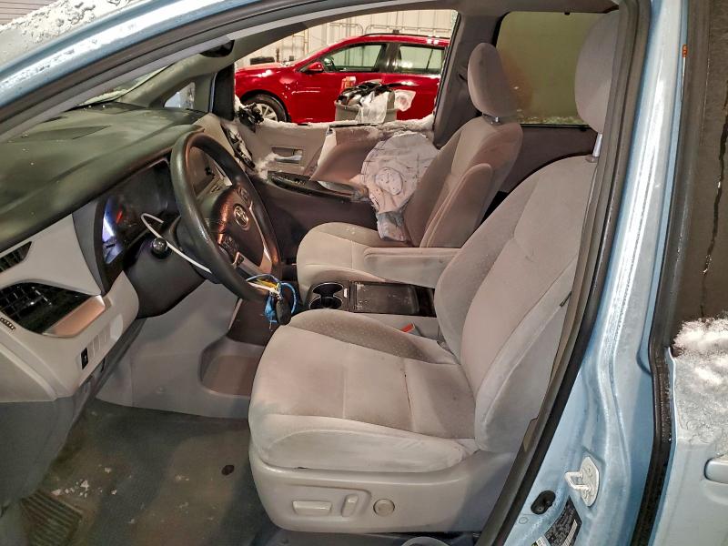 Photo 7 from auction – 2015 TOYOTA SIENNA LE with VIN 5TDKK3DC2FS577191