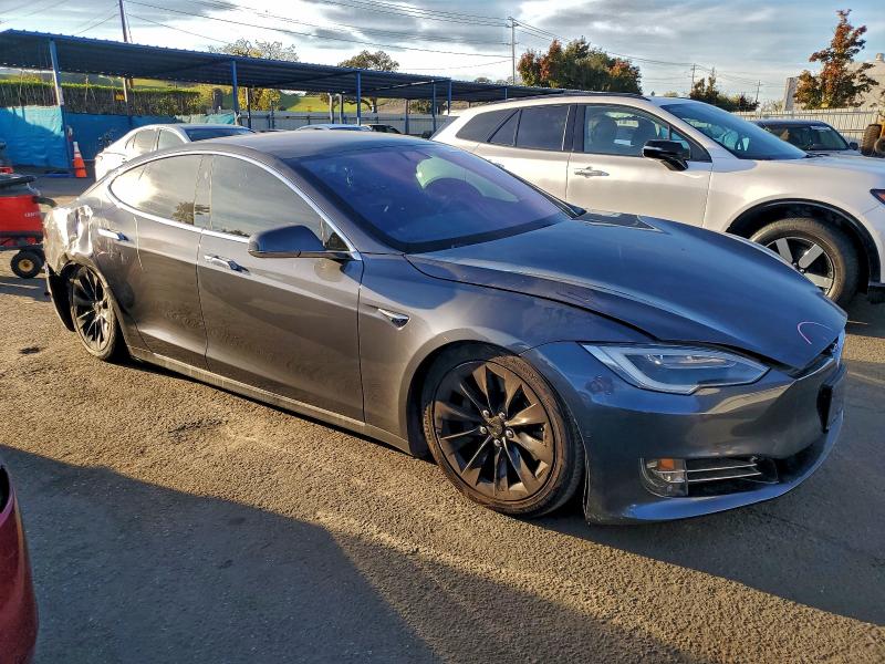 Photo 4 from auction – 2017 TESLA MODEL S with VIN 5YJSA1E10HF225979