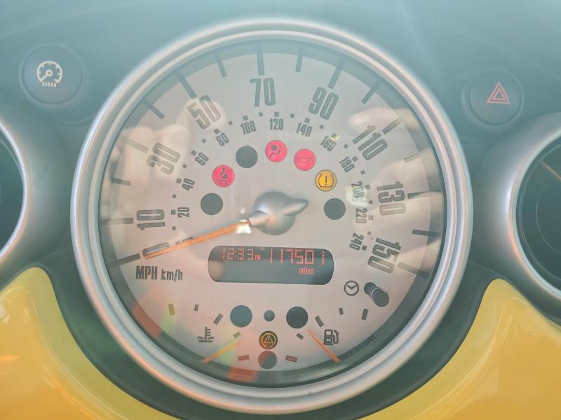 Photo 9 from auction – 2005 MINI COOPER S with VIN WMWRE33575TL10005