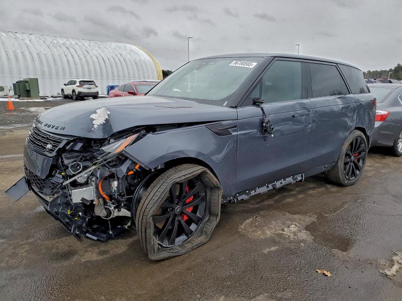 LAND ROVER RANGE ROVE 2025 with VIN SAL1L9E9XSA485597 - Photo from auction
