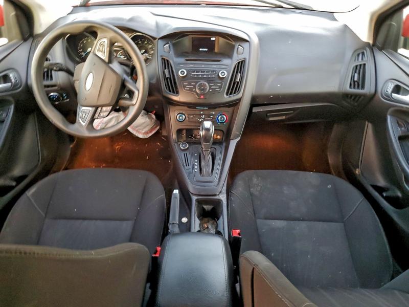 Zdjęcie 8 z aukcji – 2015 FORD FOCUS SE z VIN 1FADP3K21FL233055